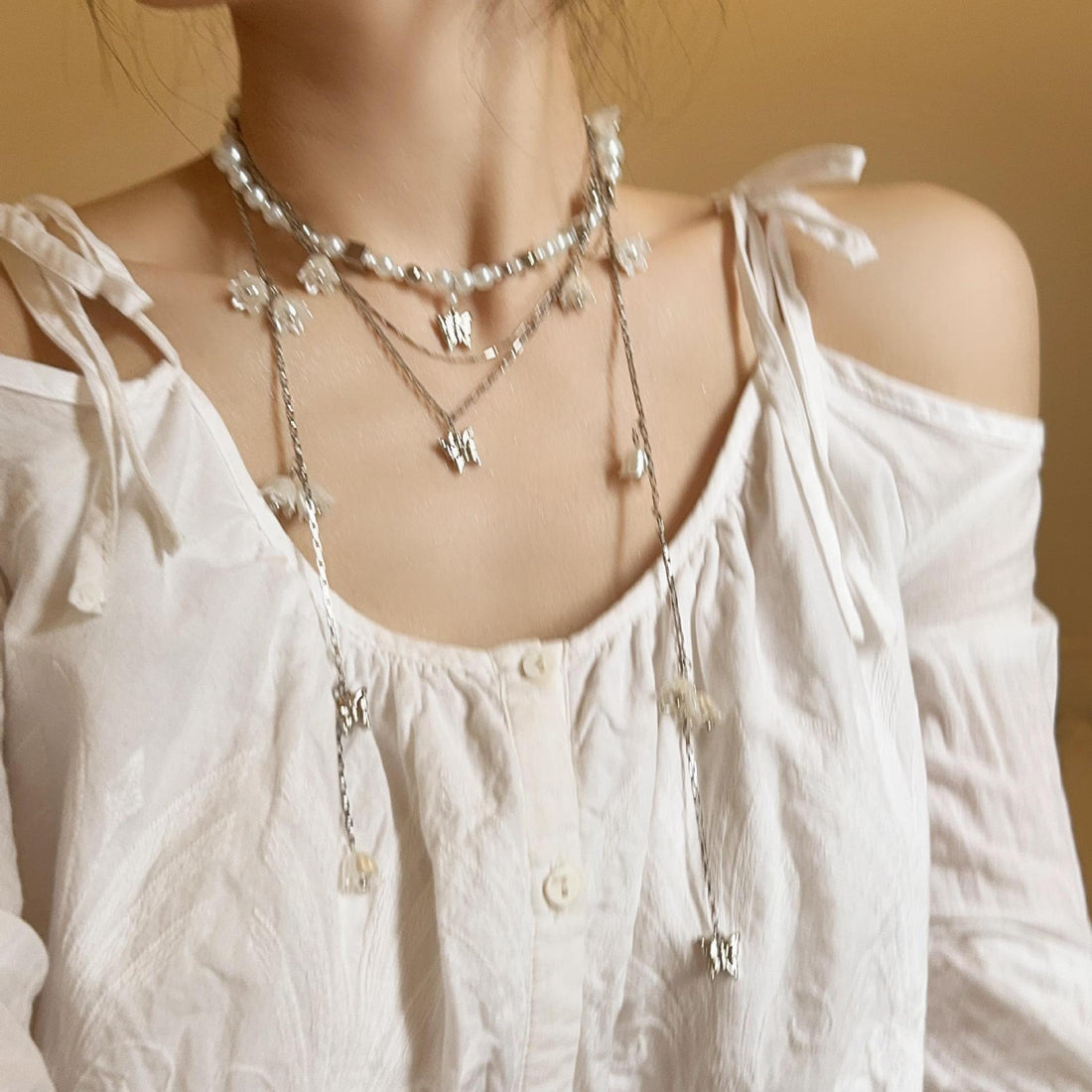 Ilhan Pearl Butterfly Necklace [ODK0Q7MT]