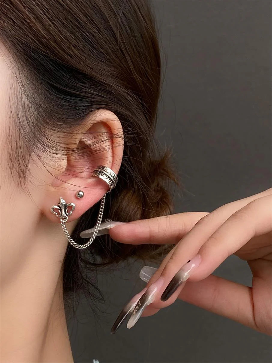 Ilia Chain Cross Ear Cuff