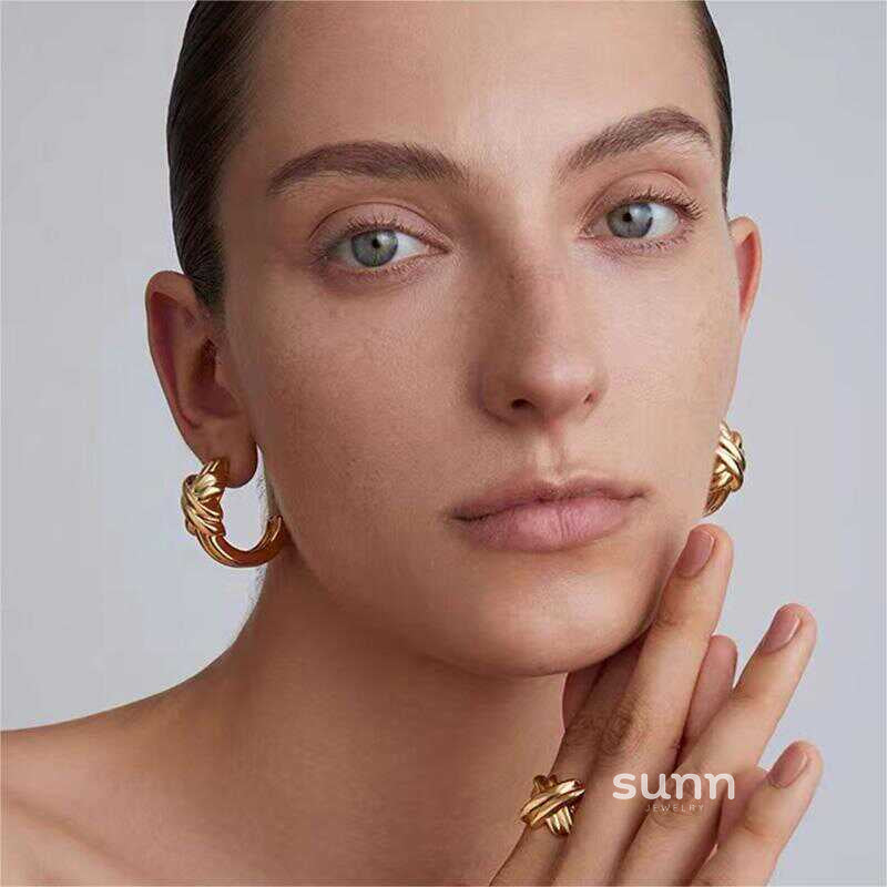 Ily Elegant Intertwined Hoops