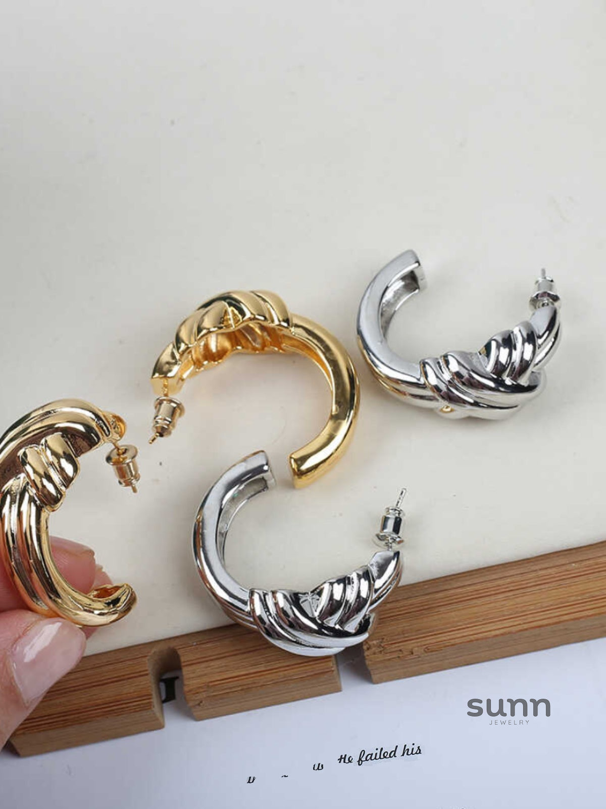 Ily Elegant Intertwined Hoops