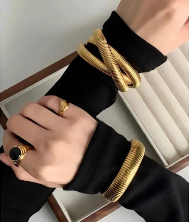 Ilyana Vintage Triple Coil Bracelet