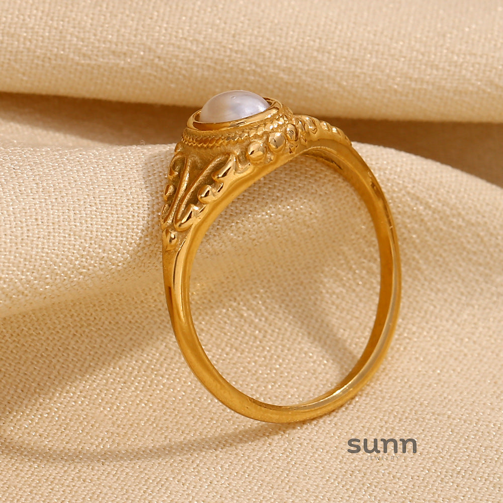 Imaan Pearl Flower Ring [KMOFF0PN]