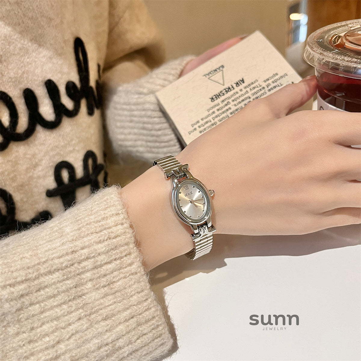 Imogene Vintage Steel Watch [VGJ1F361]