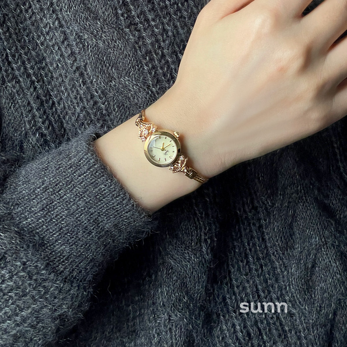 Inaya Refined Steel Watch [D28Q7J17]