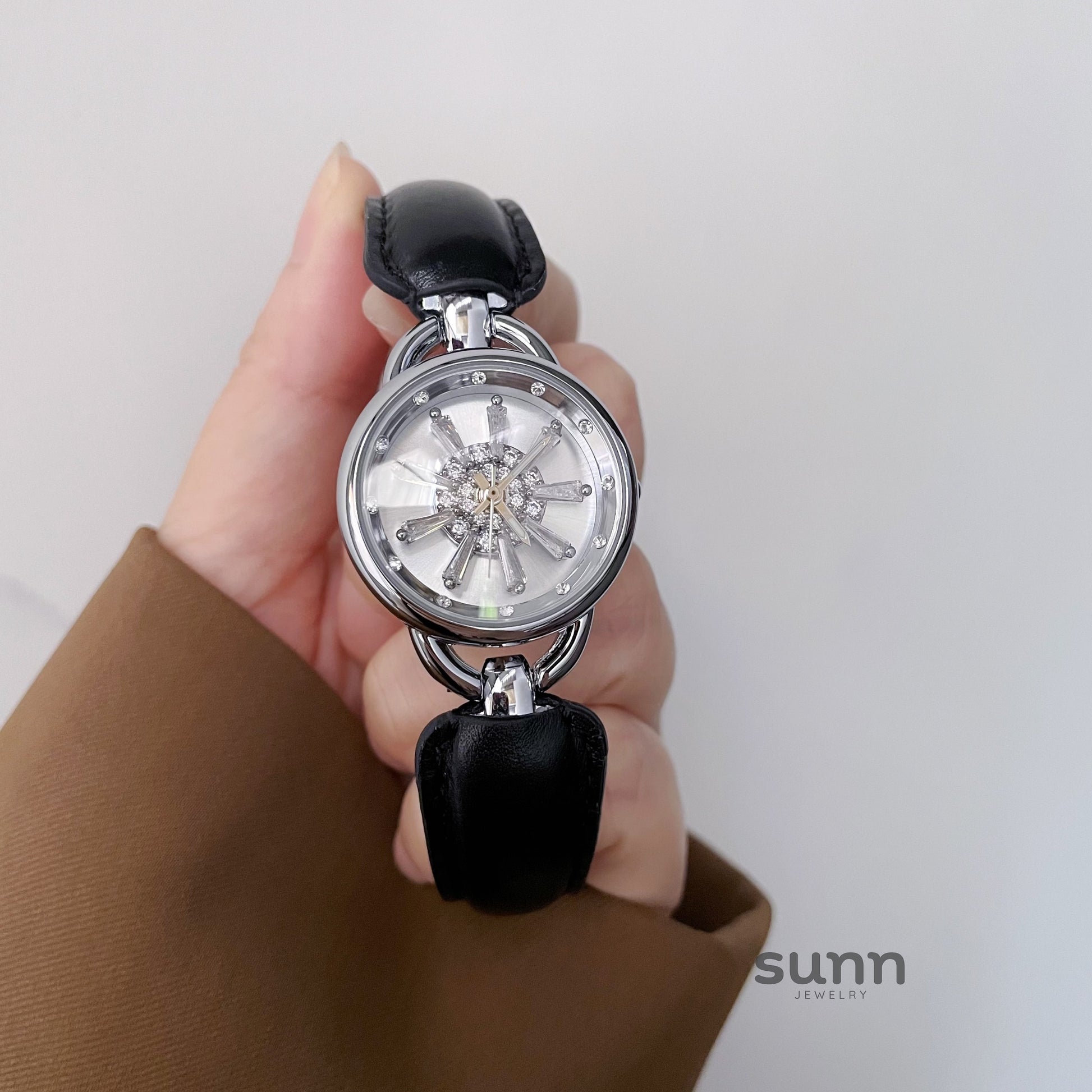 Inaya Rotating Snowflake Watch