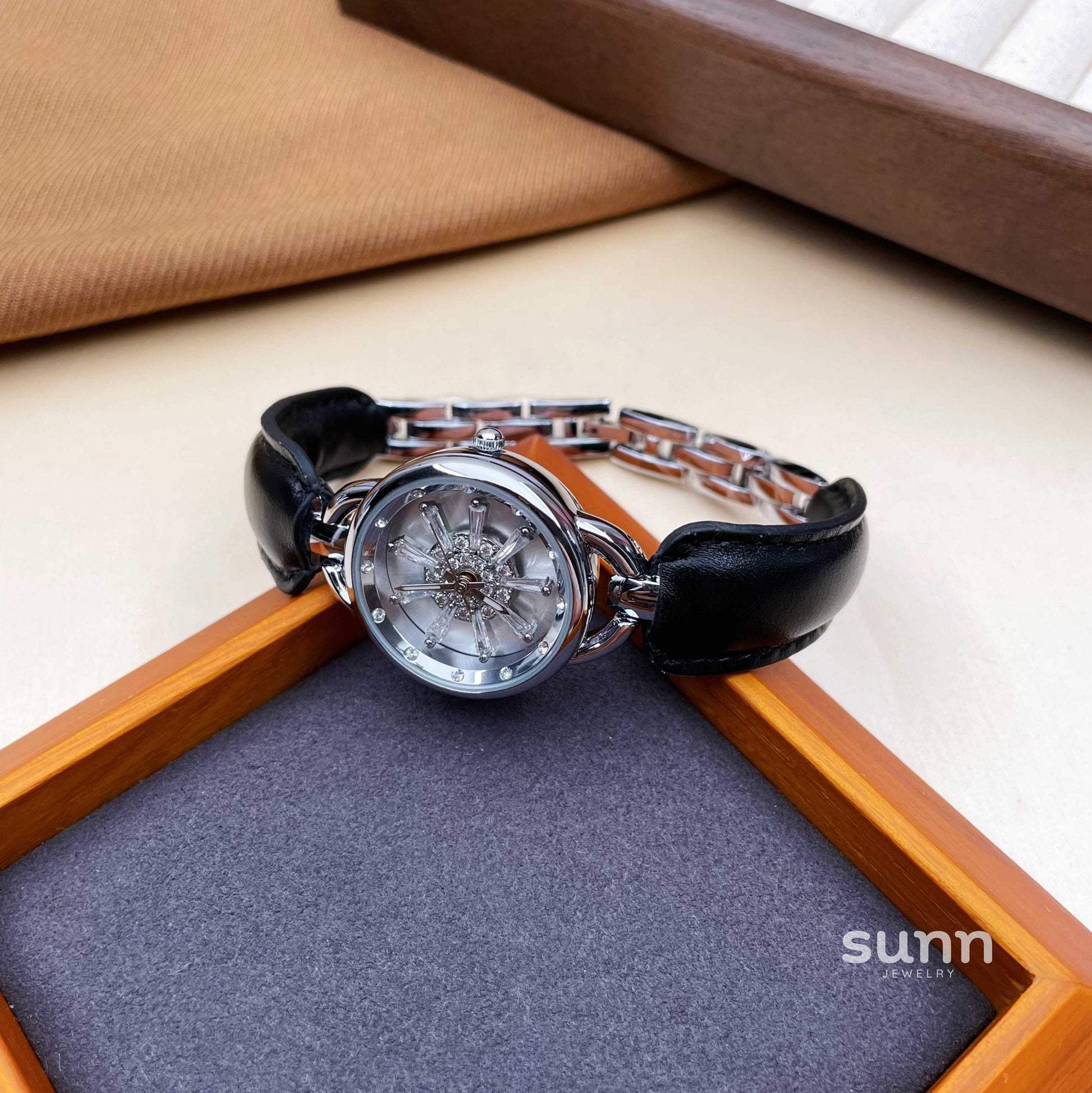 Inaya Rotating Snowflake Watch