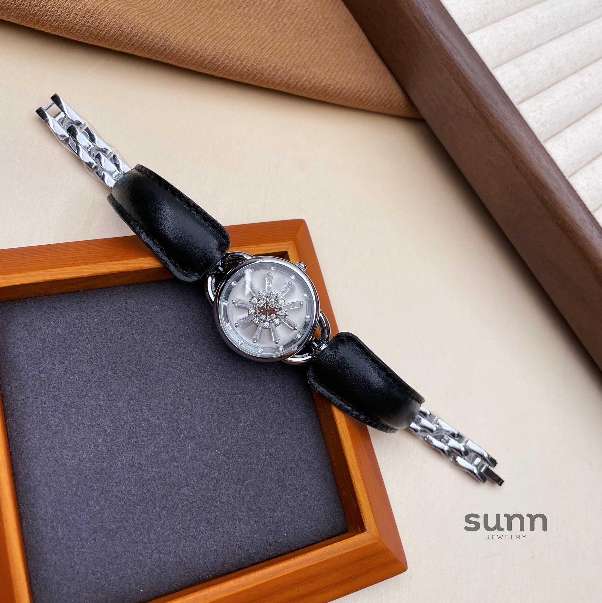 Inaya Rotating Snowflake Watch