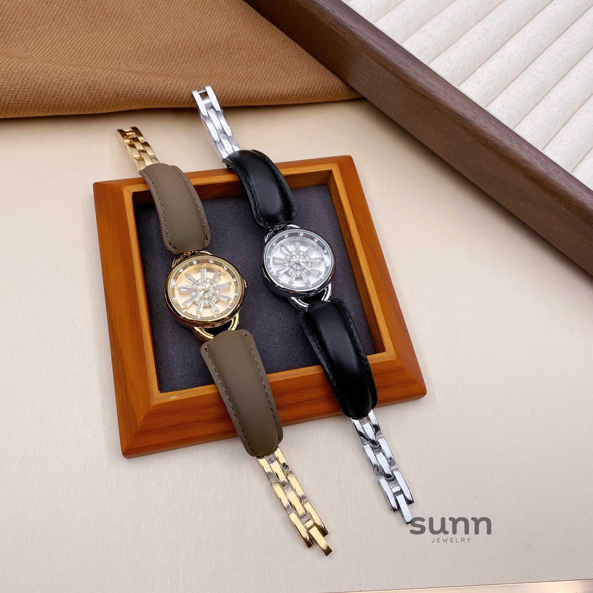 Inaya Rotating Snowflake Watch