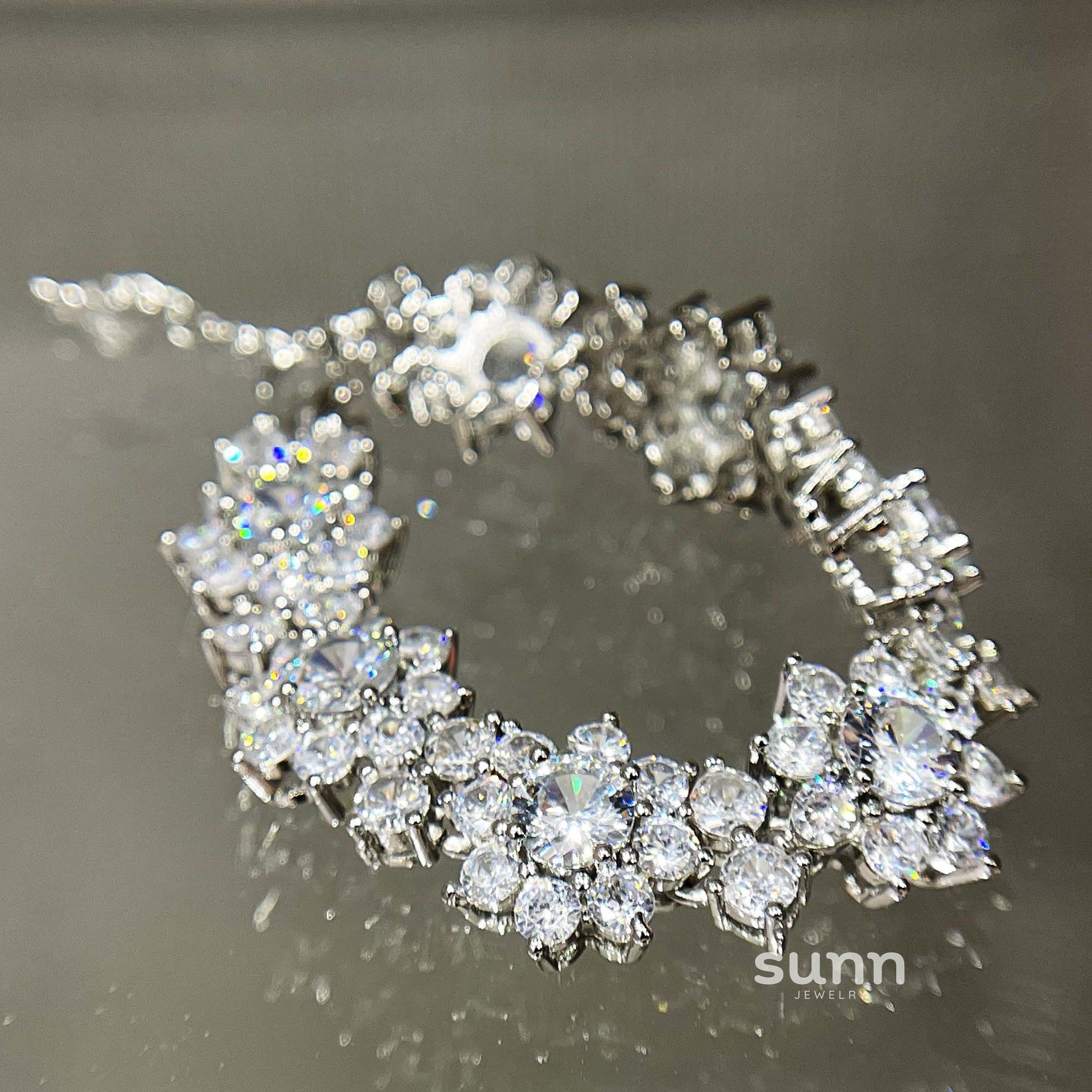 Inaya Zircon Sunflower Bracelet [J3WYKDI8]