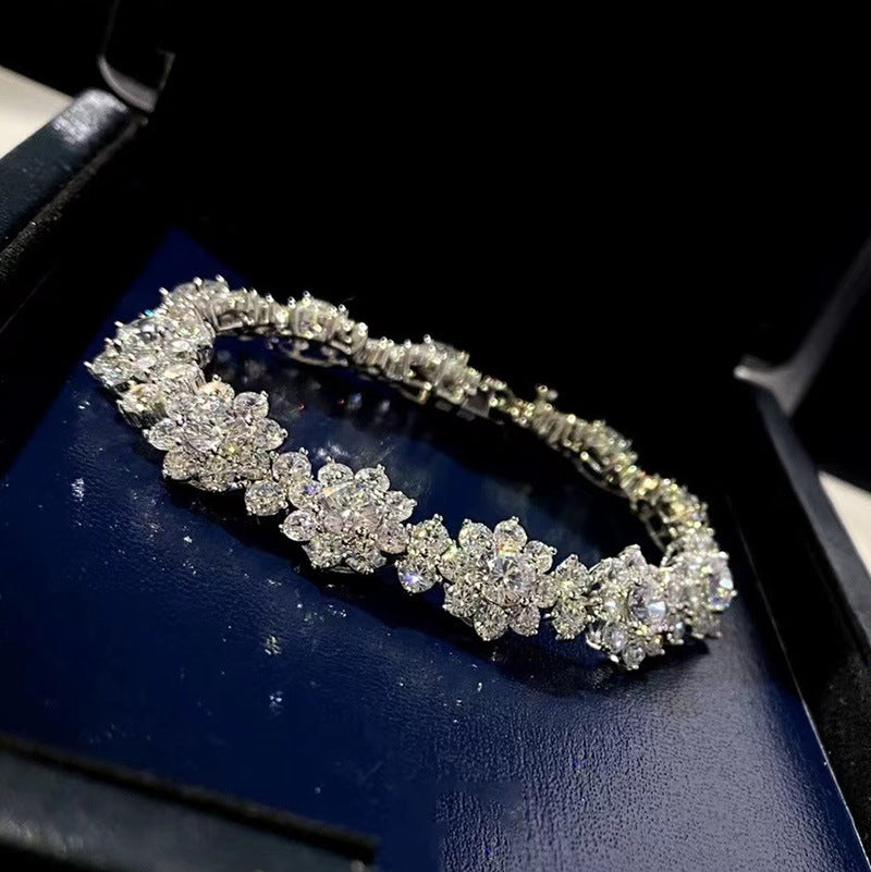 Inaya Zircon Sunflower Bracelet [U80AO17Z]