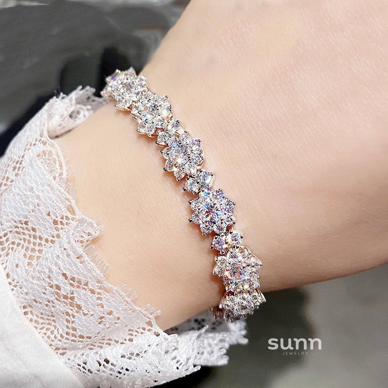 Inaya Zircon Sunflower Bracelet [U80AO17Z]
