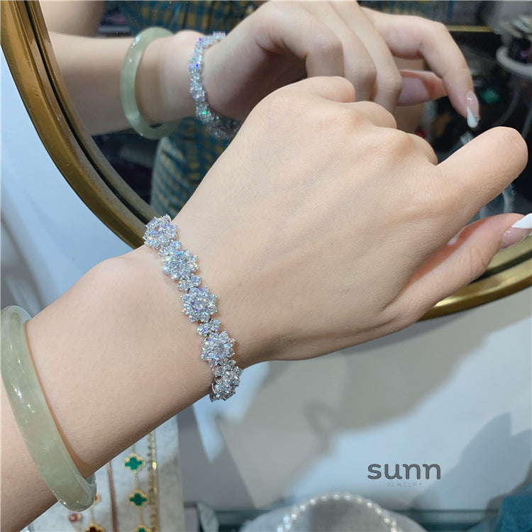 Inaya Zircon Sunflower Bracelet [KI3UMC35]