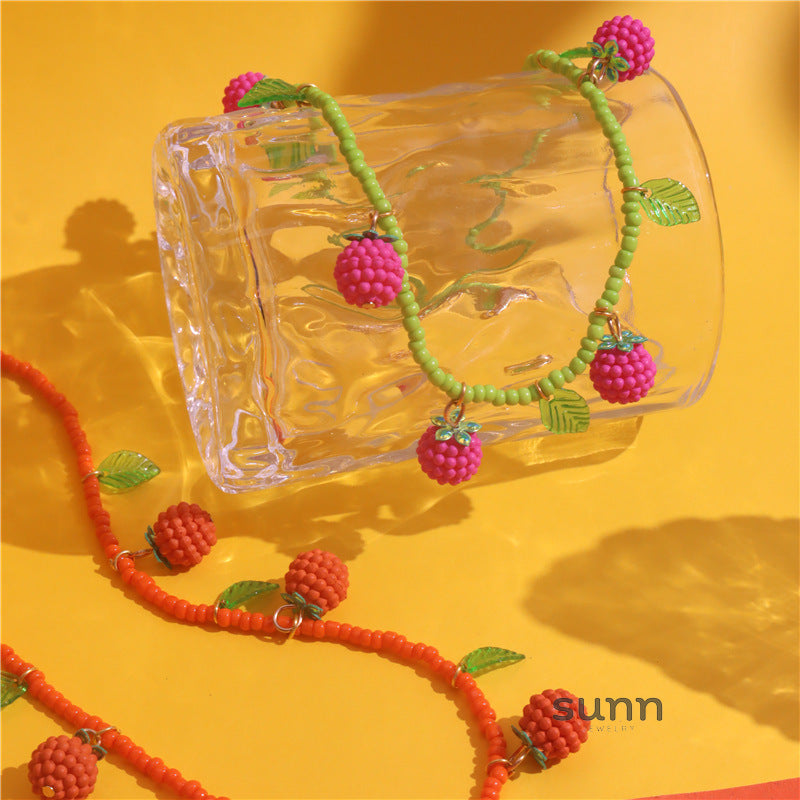 Indie Beaded Strawberry Necklace [UQSTRJDM]