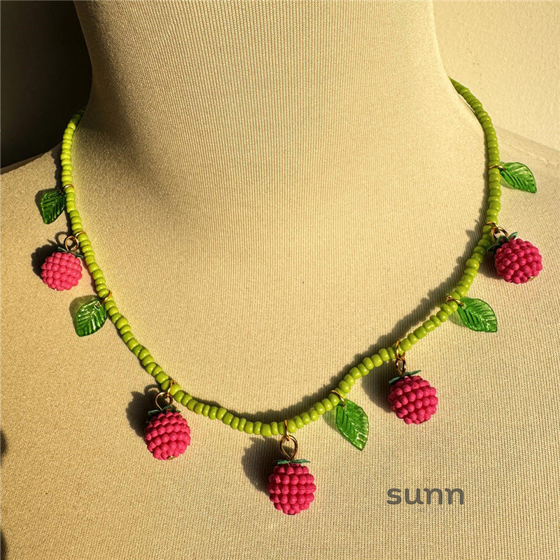 Indie Beaded Strawberry Necklace [GSIQJTMT]