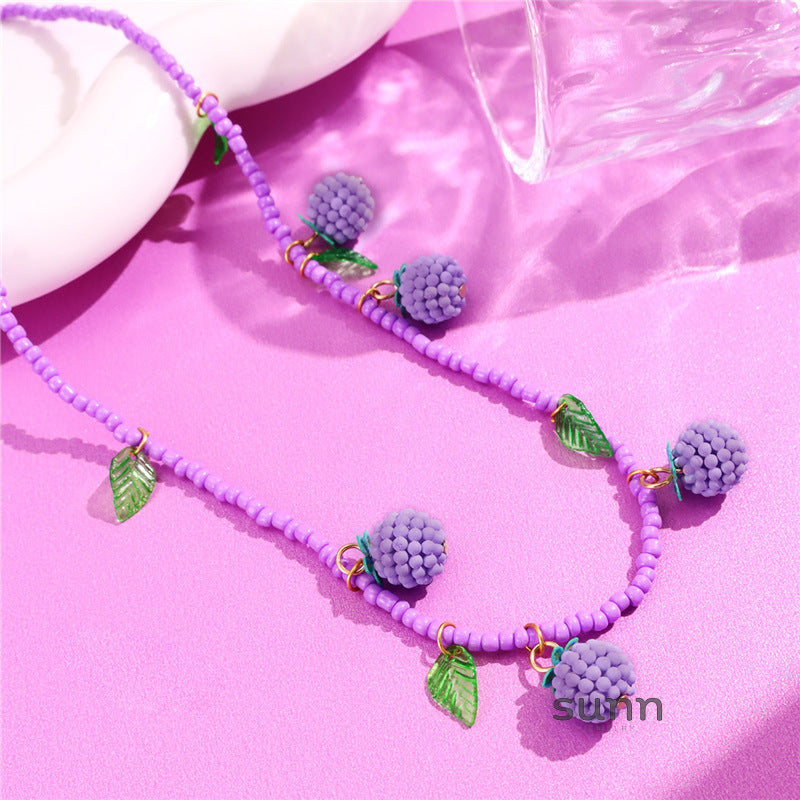 Indie Beaded Strawberry Necklace [AZC69FR1]