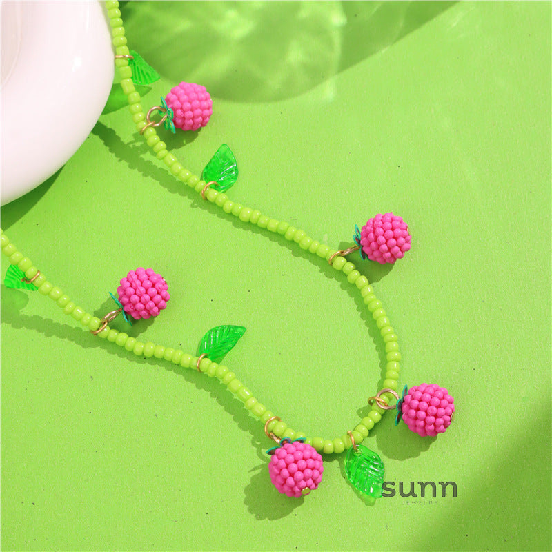 Indie Beaded Strawberry Necklace [ST2IR93C]