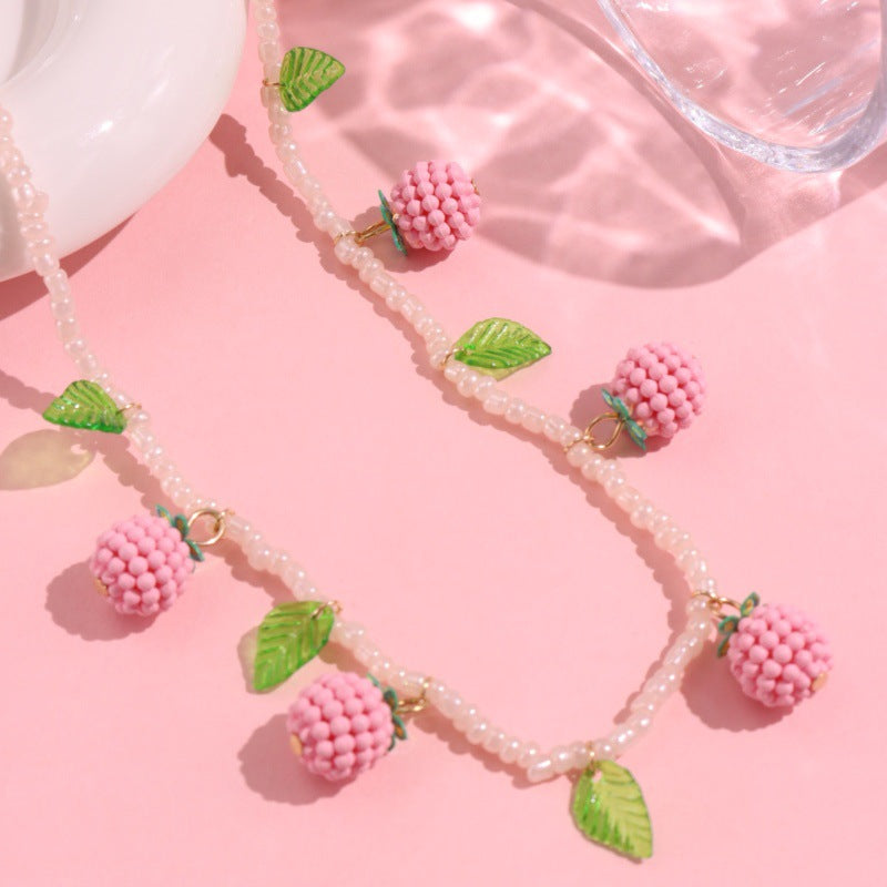 Indie Beaded Strawberry Necklace [AZC69FR1]