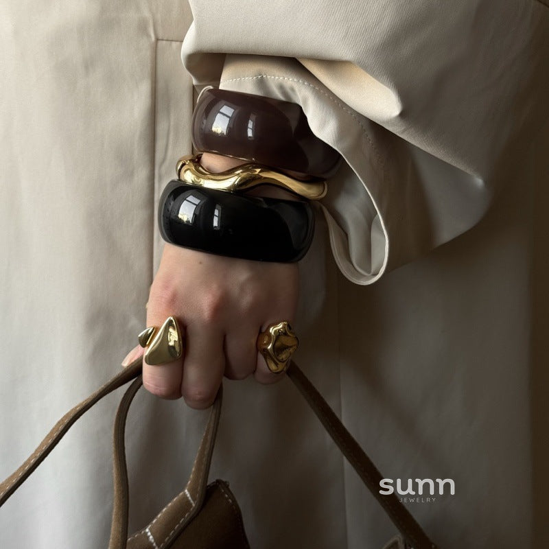 Indira Chunky Resin Bracelet [SPQZ70XR]