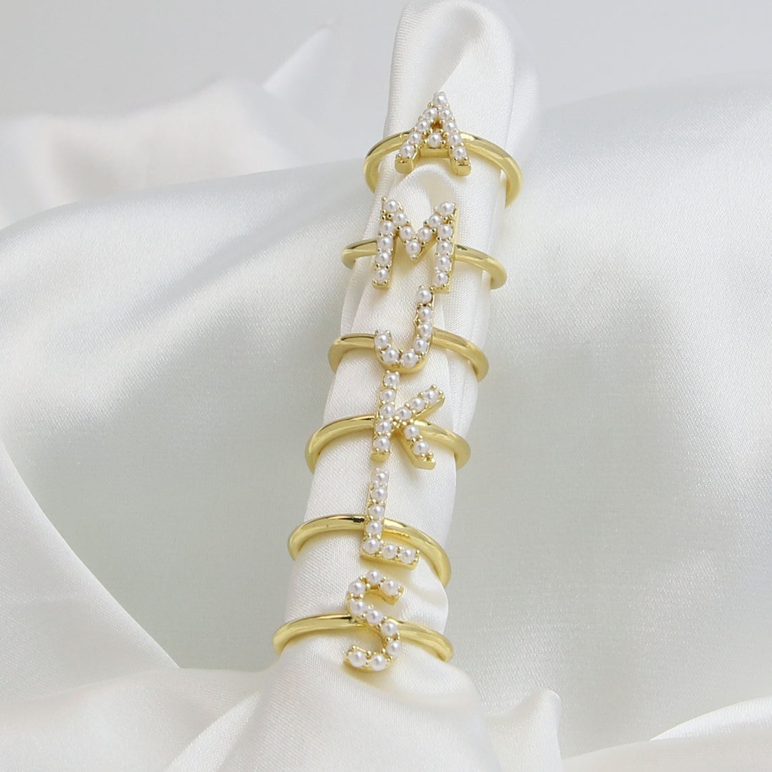 Indira Pearl Initial Ring [RXPFLU2F]