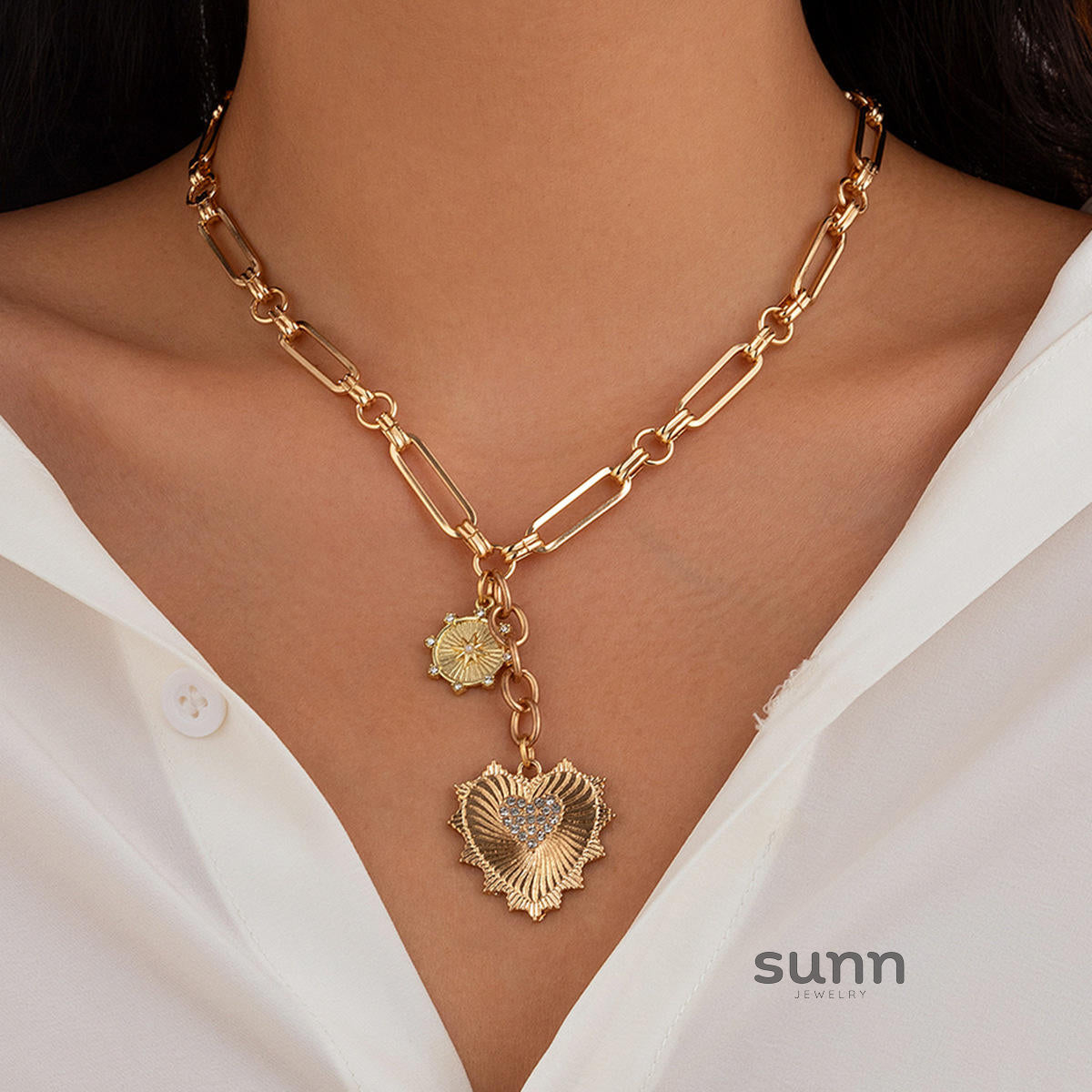 Iniya Dainty Pendant Necklace [6Q00M9XH]