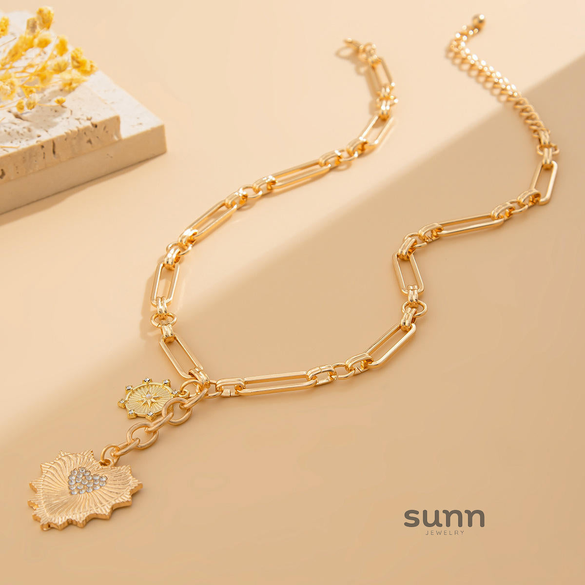 Iniya Dainty Pendant Necklace [HLX5QS3H]