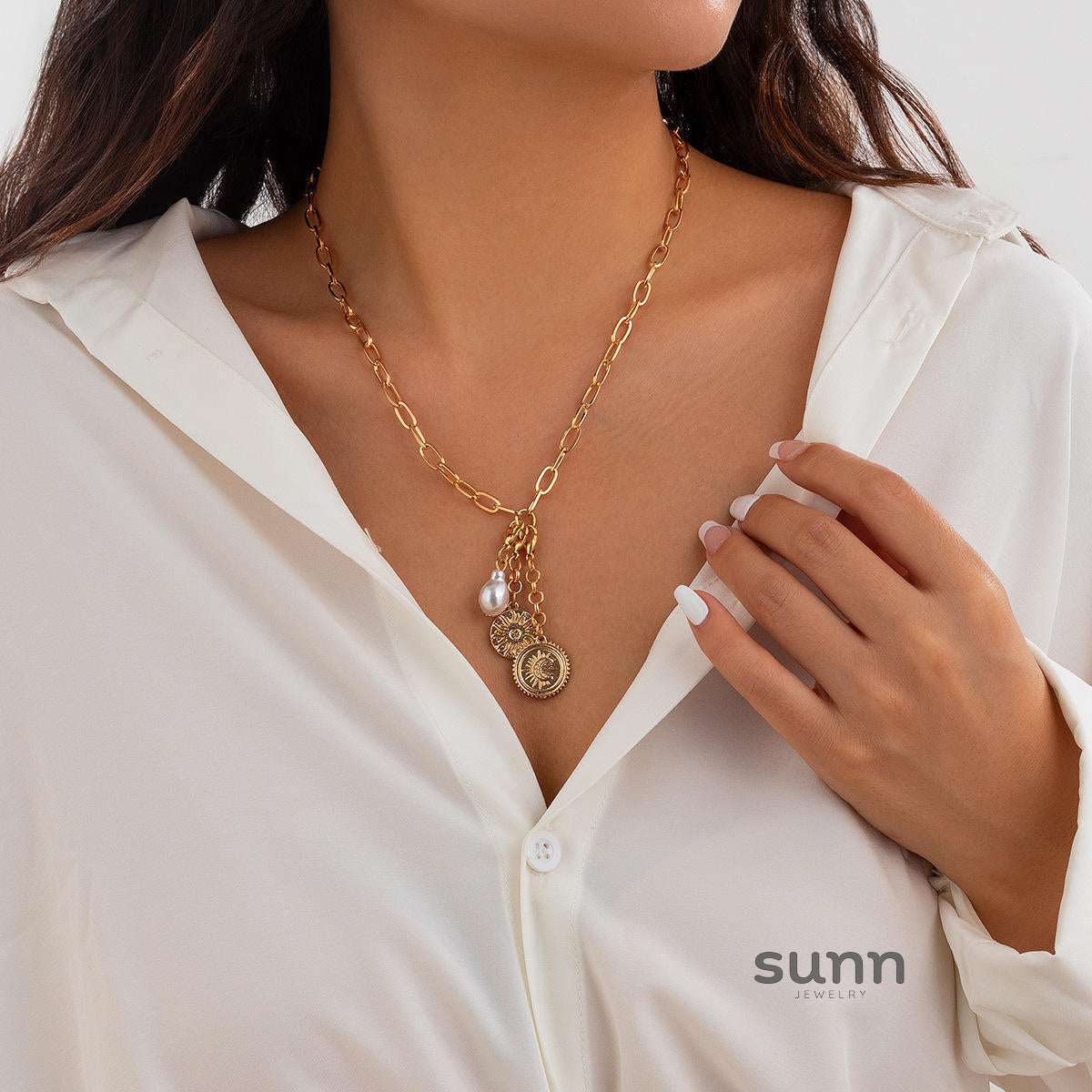 Iniya Dainty Pendant Necklace [8VADAOR4]