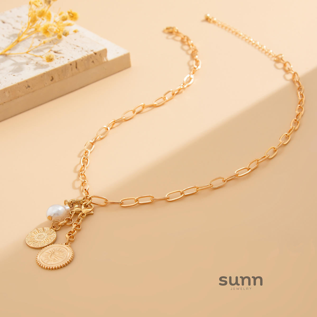Iniya Dainty Pendant Necklace [DP83KO86]