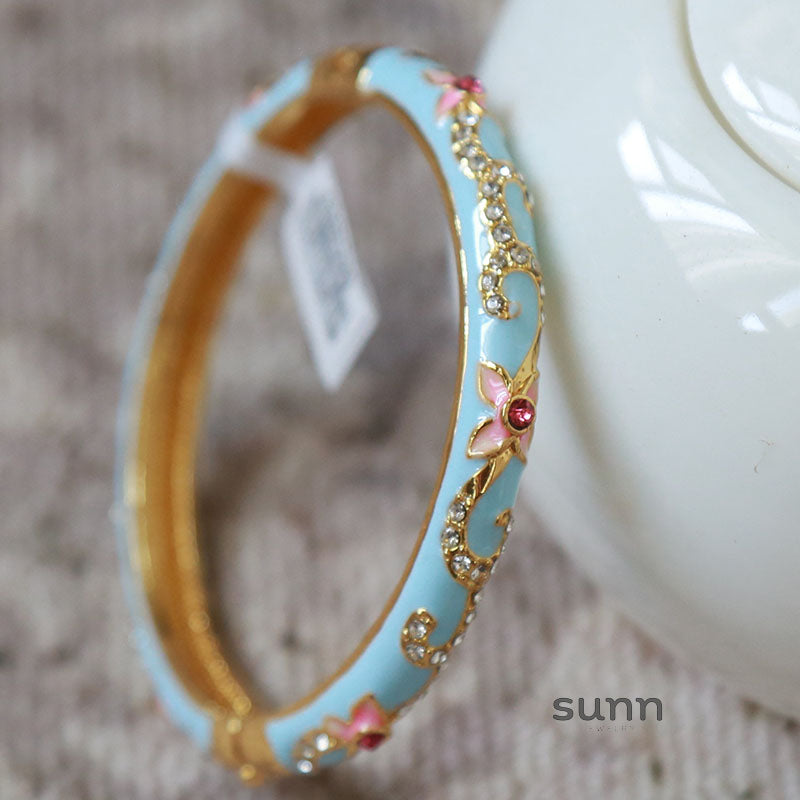 Irelyn Enamel Bangle Bracelet [AR5ZYTLO]