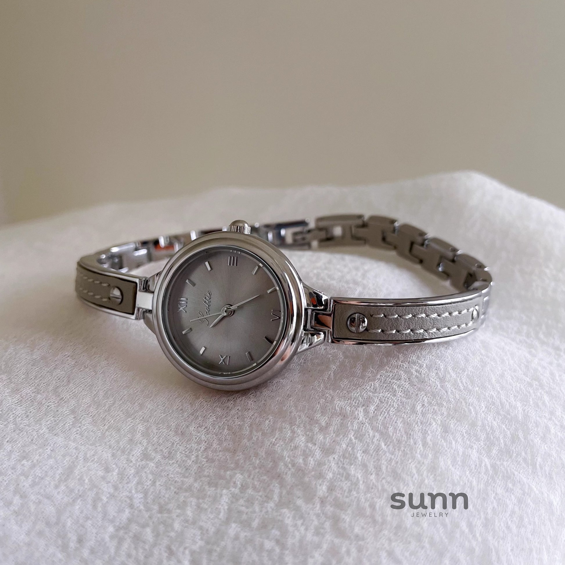 Irelynn Dainty Bracelet Watch [DWVZRVS1]
