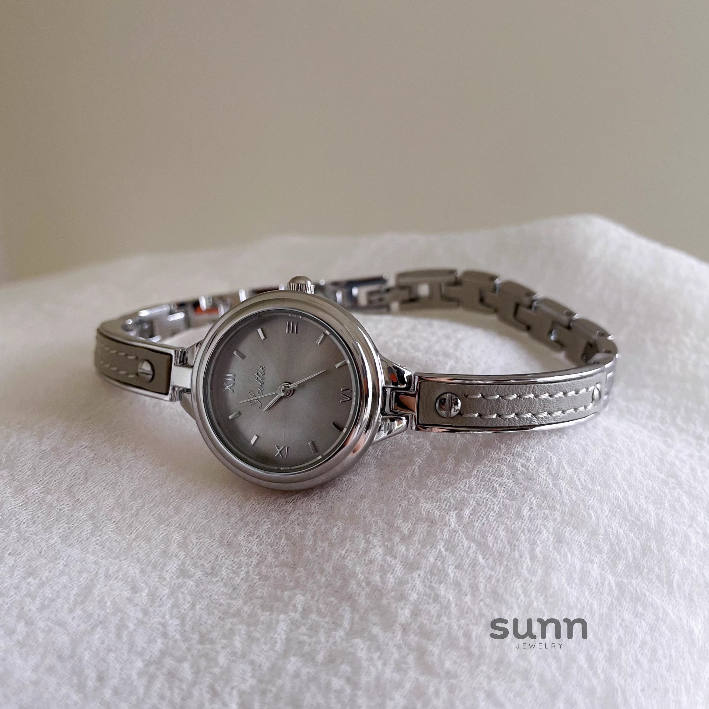 Irelynn Dainty Bracelet Watch [DWVZRVS1]