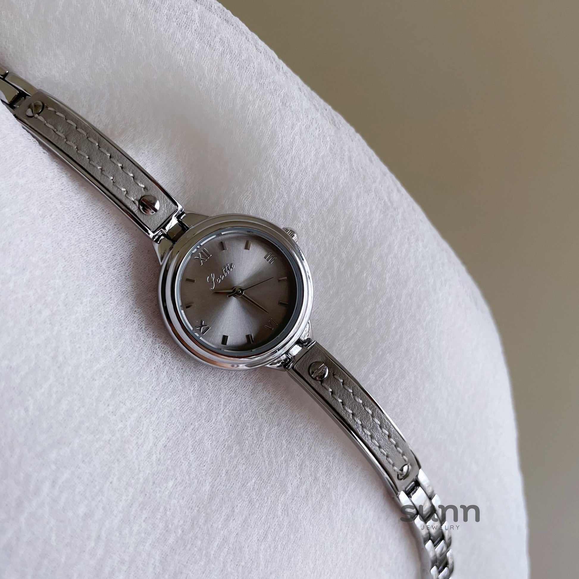 Irelynn Dainty Bracelet Watch [TN9ULZ16]