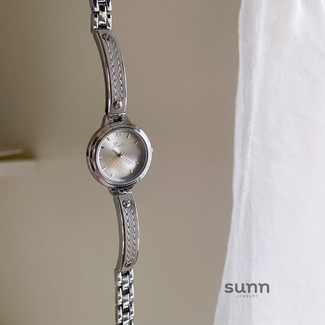 Irelynn Dainty Bracelet Watch [M5NGDDOW]