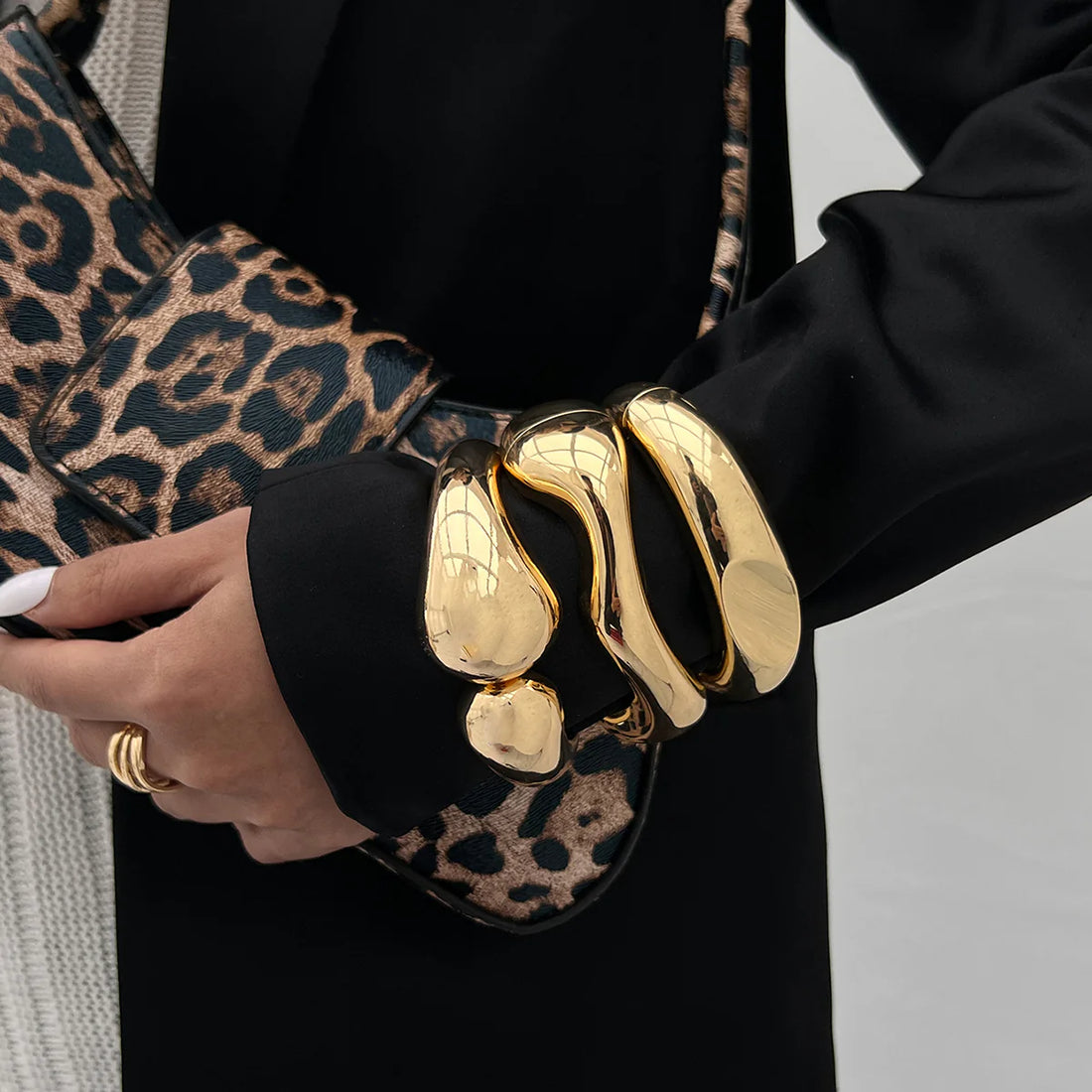 Irie Wavy Waterdrop Cuff