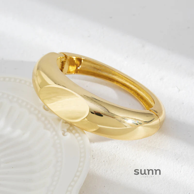 Irie Wavy Waterdrop Cuff