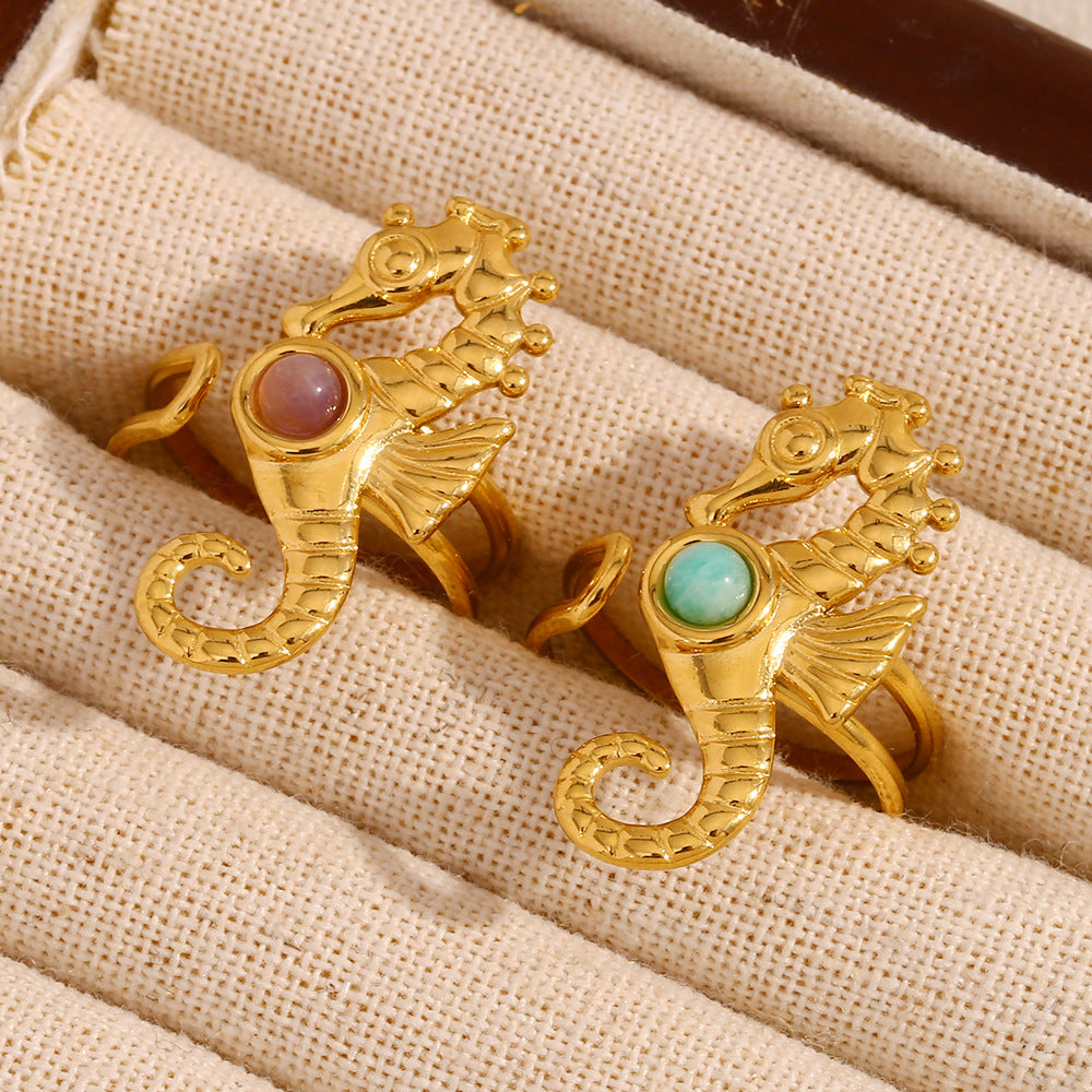 Isabel Gold Seahorse Ring [K1PFZWRU]
