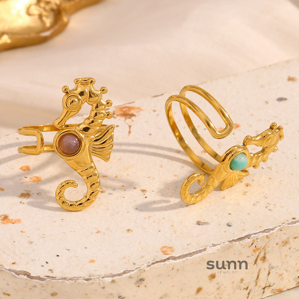 Isabel Gold Seahorse Ring [DV13A76N]