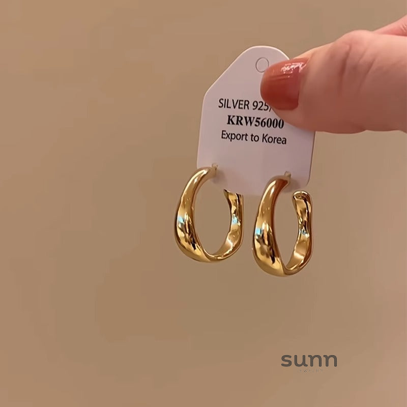 Isabellah Asymmetrical C-Hoop Earrings [PM6C6MPC]