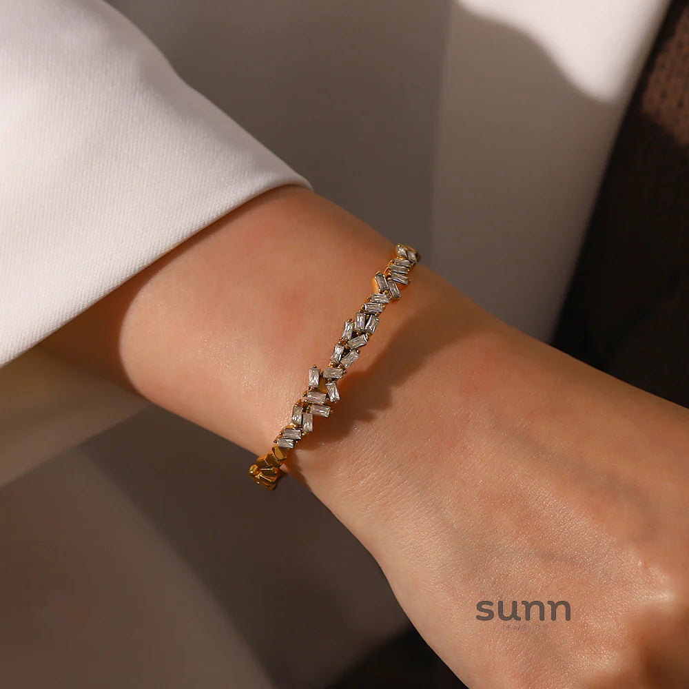Isabellah Sleek Zircon Bangle