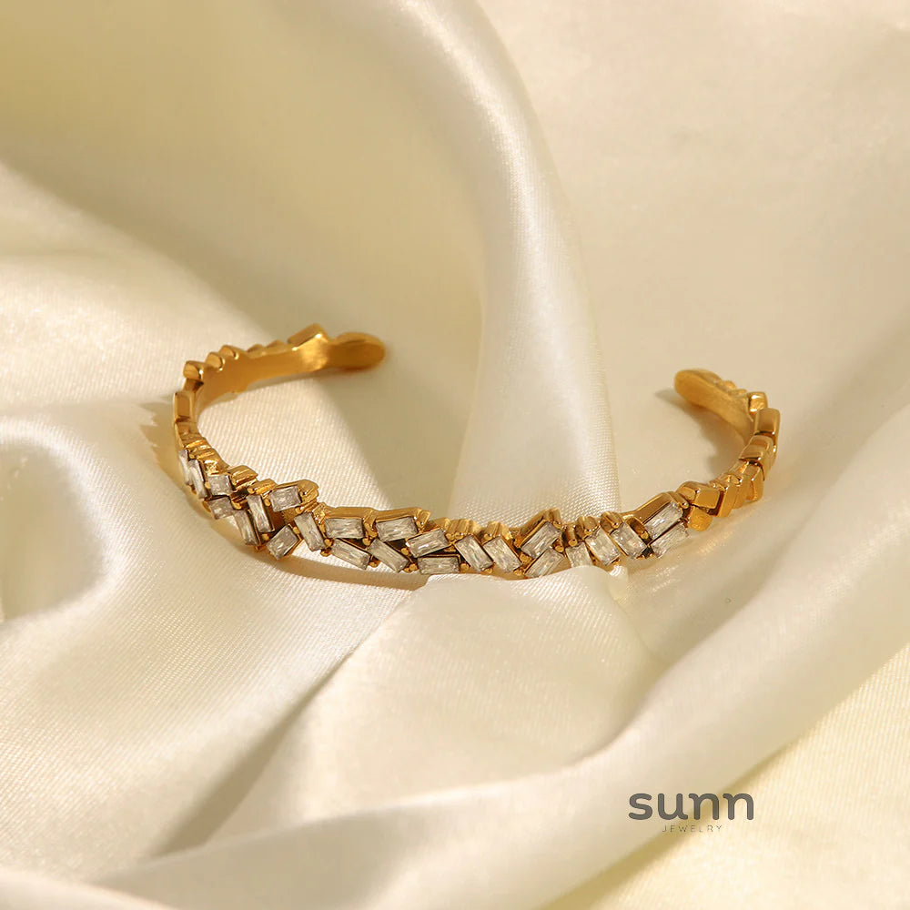 Isabellah Sleek Zircon Bangle
