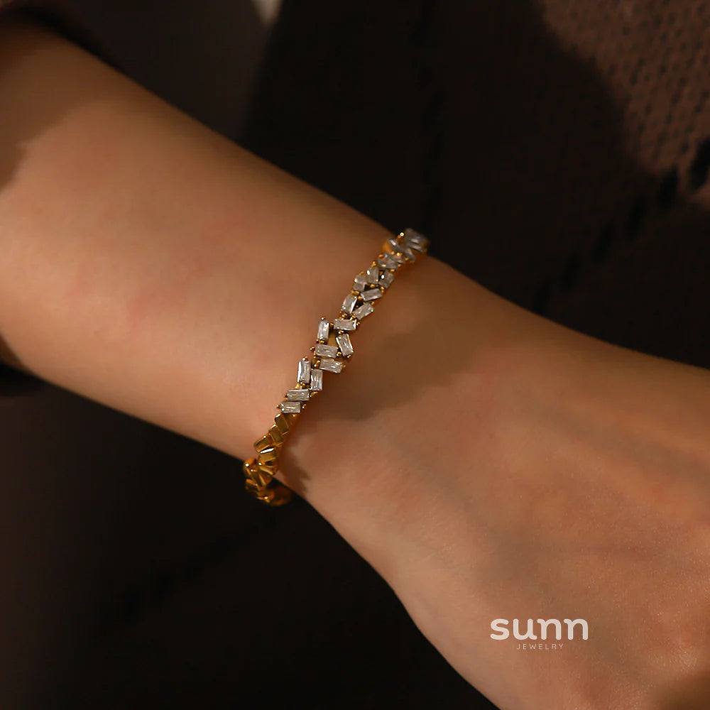 Isabellah Sleek Zircon Bangle