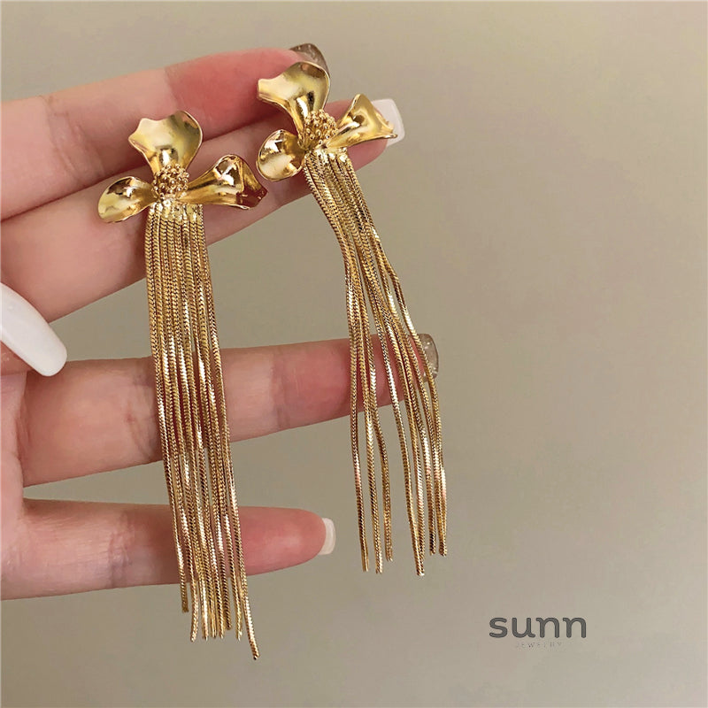 Isabelle Floral Tassel Earrings [2G4WQR1T]