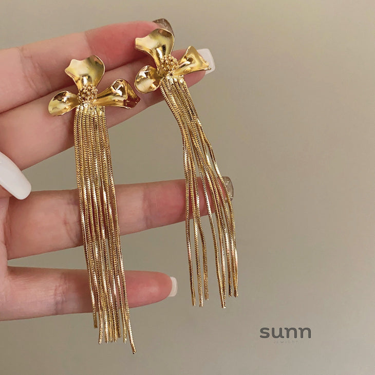 Isabelle Floral Tassel Earrings [1QMNVDM4]