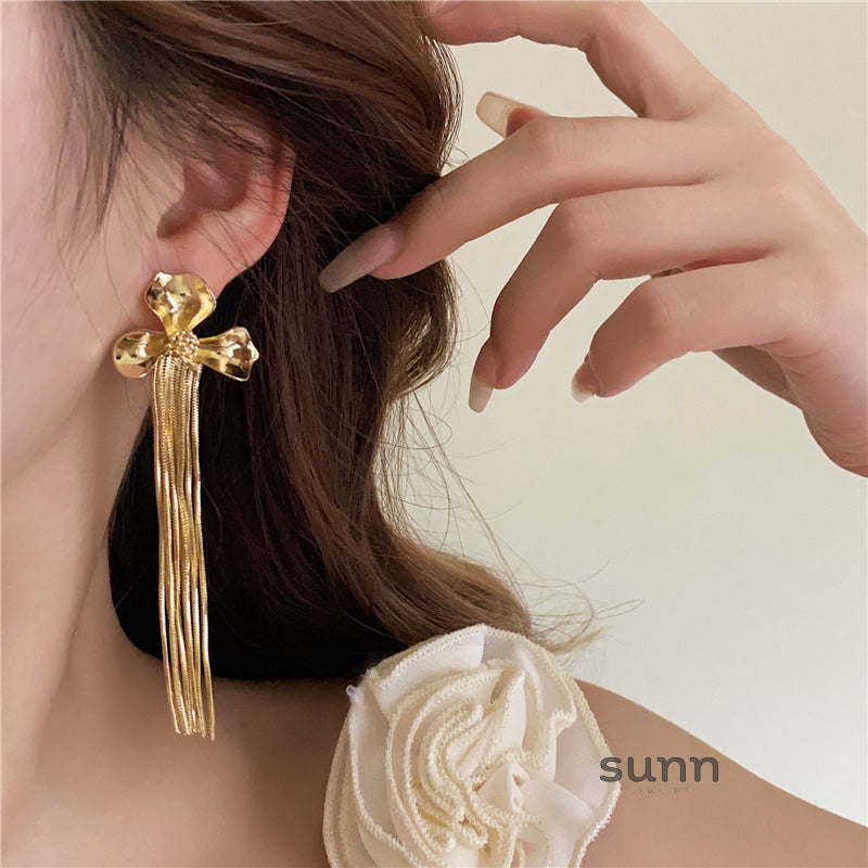 Isabelle Floral Tassel Earrings [QBZ4D4IB]