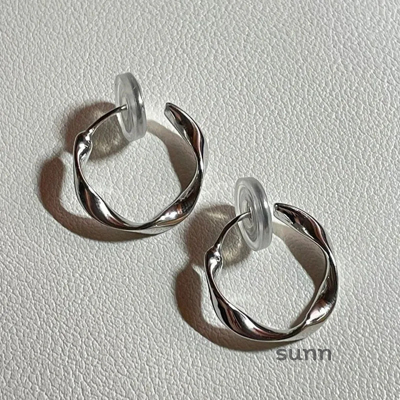 Isabelle Sleek Ear Cuff [JF8U9RGB]