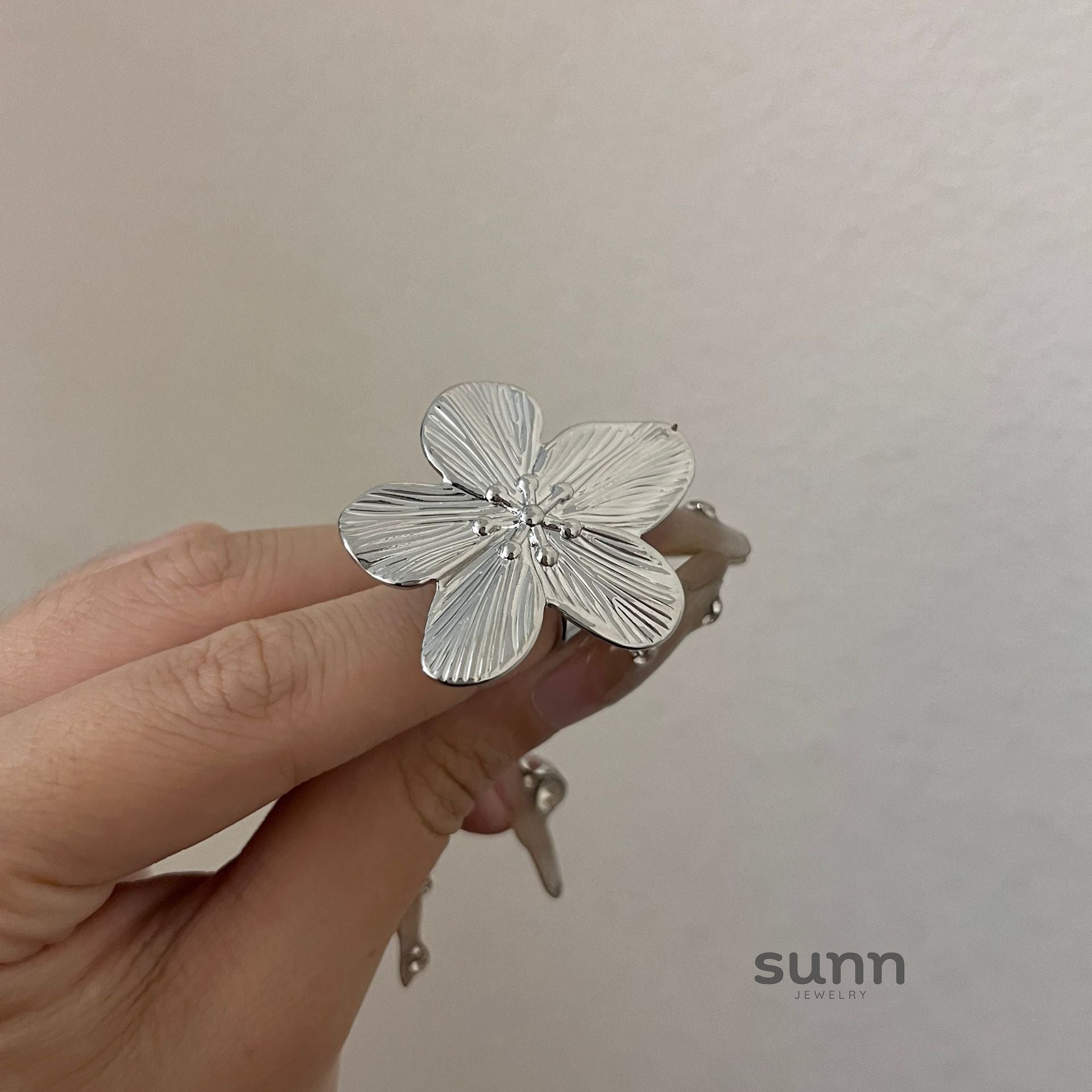 Isis Sculpted Bloom Ring [7YKRFGJ9]