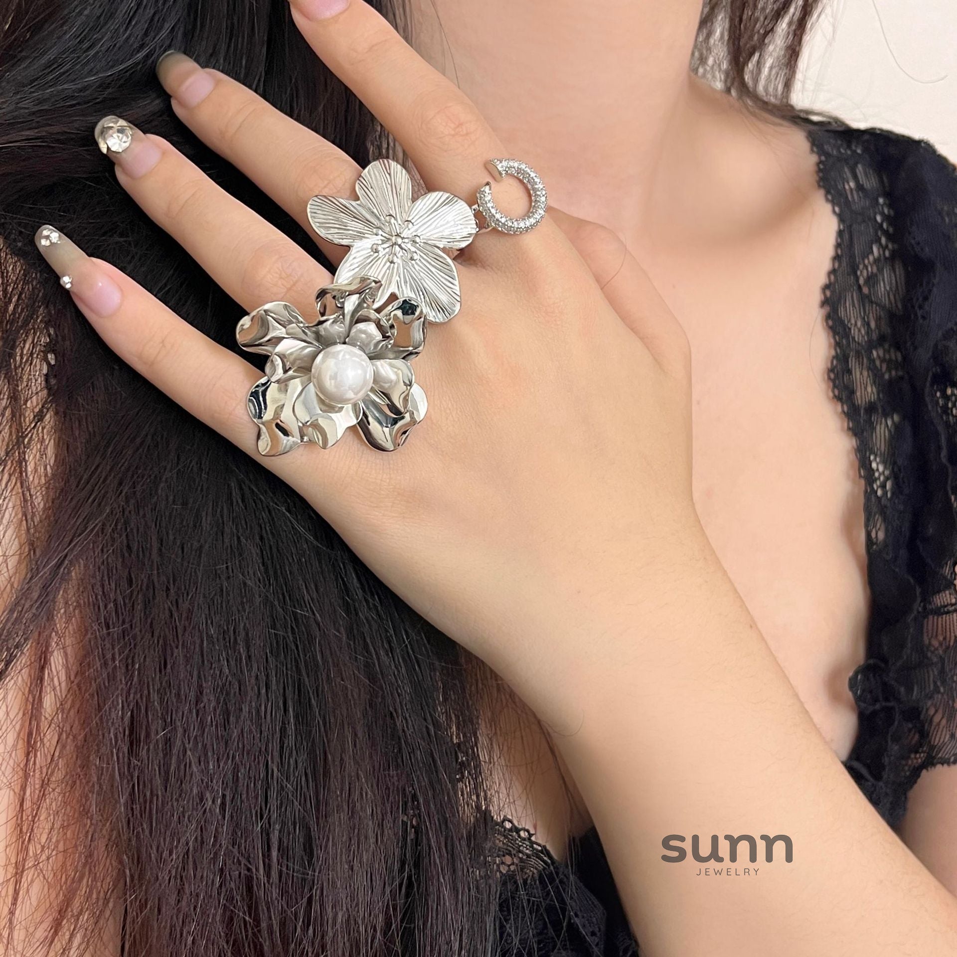Isis Sculpted Bloom Ring [U6TCXAT0]