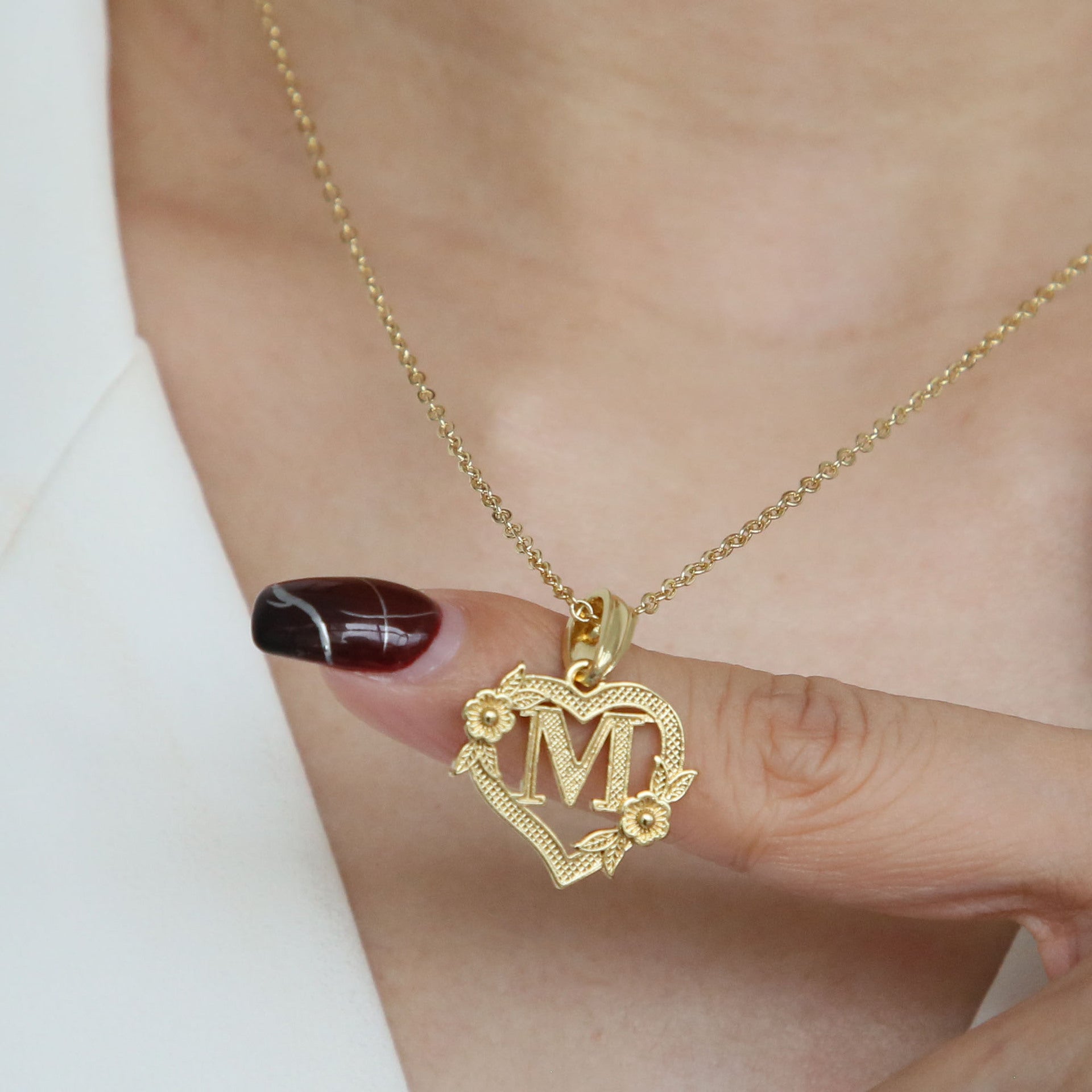Isobel Initial Heart Pendant Necklace [57V7GM8O]