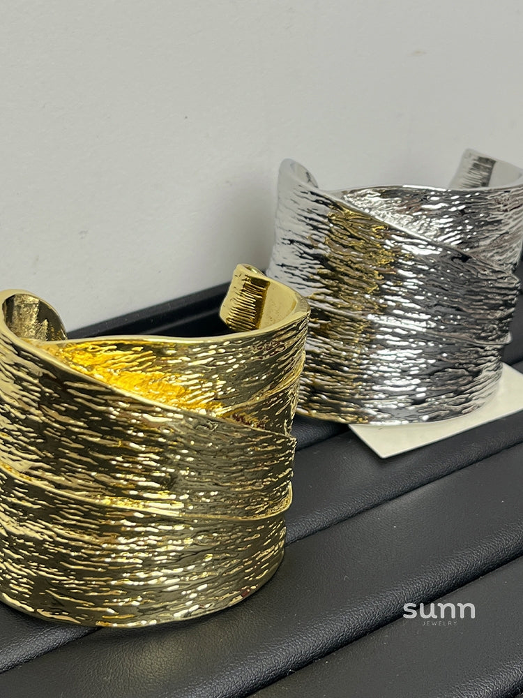 Isobel Sculptural Cuff Bracelet [9ZDRYIJC]