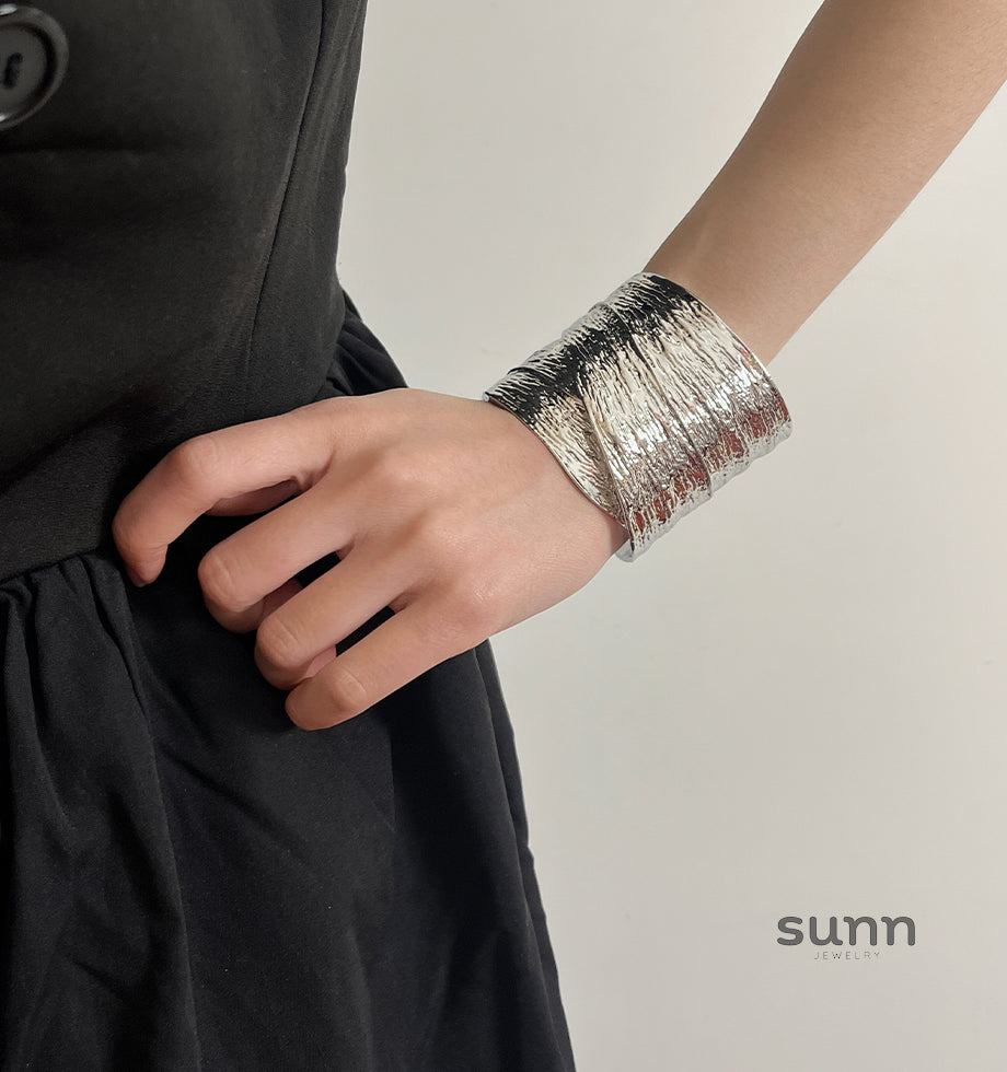 Isobel Sculptural Cuff Bracelet [CINTQXGE]