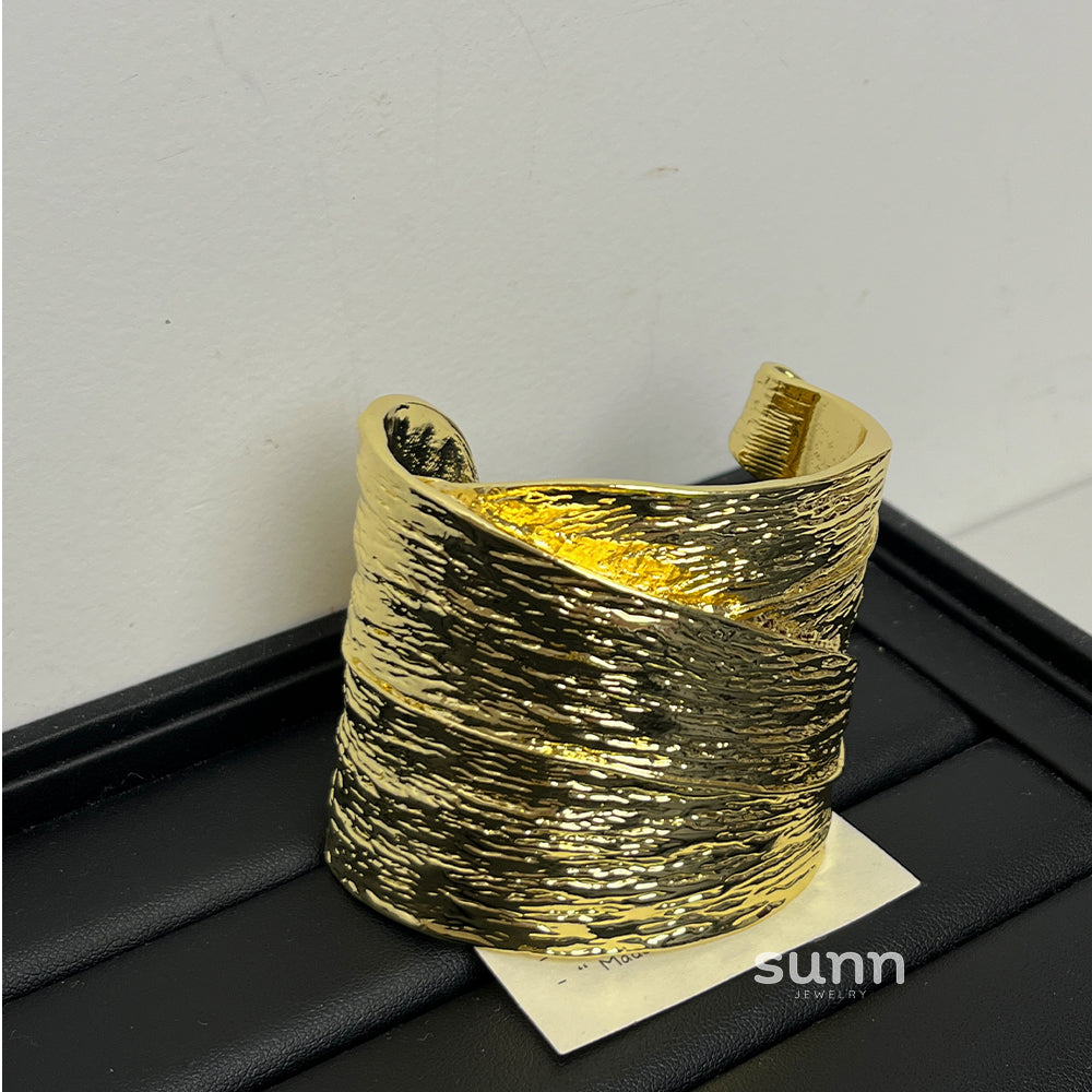 Isobel Sculptural Cuff Bracelet [PUQASP8C]